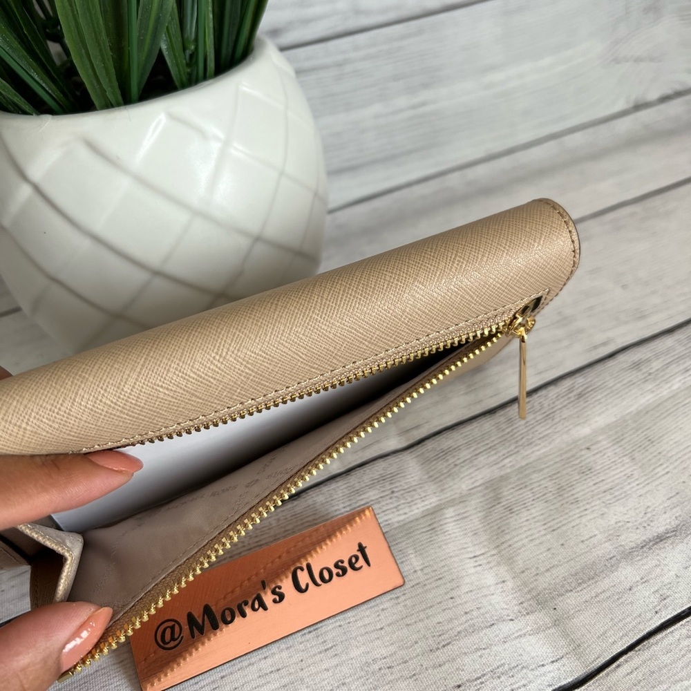 🦋Michael Kors Trifold Wallet - Picture 2 of 6